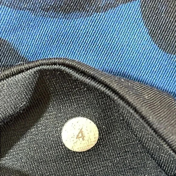 LULULEMON Athletica Blue Floral Wunder Under Crop
Leggings Size 4 - Picture 10 of 12